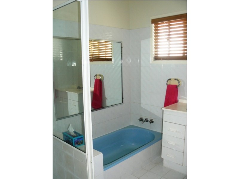 318 Main Road, Wellington Point QLD 4160