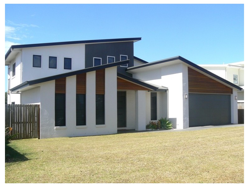 69 Spinnaker Cct, Redland Bay QLD 4165