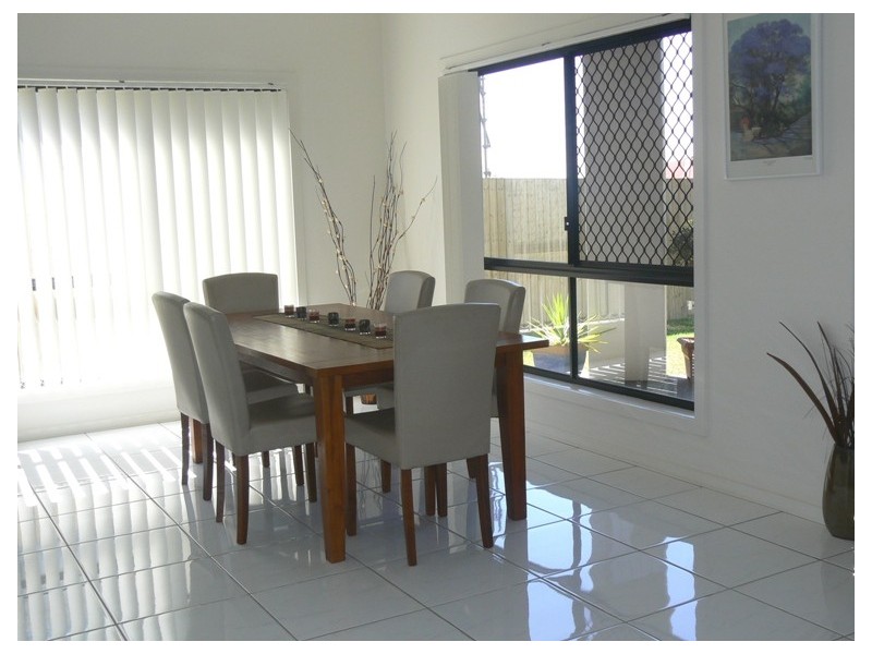 69 Spinnaker Cct, Redland Bay QLD 4165
