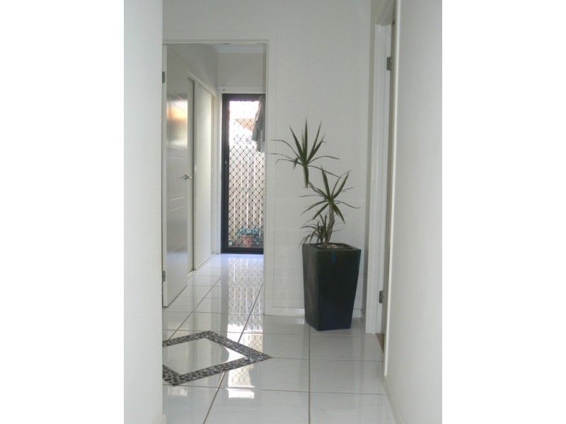 69 Spinnaker Cct, Redland Bay QLD 4165