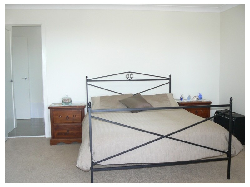 69 Spinnaker Cct, Redland Bay QLD 4165