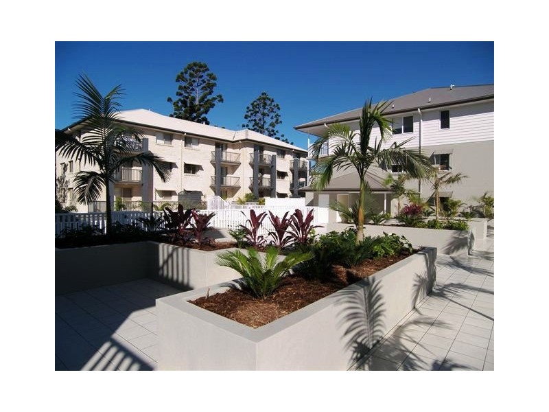 27 Walton Street, Southport QLD 4215