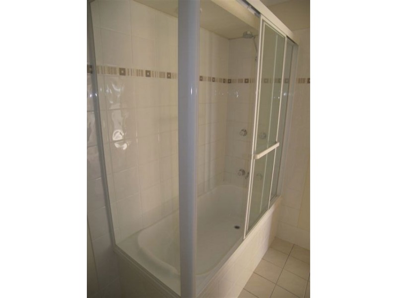 27 Walton Street, Southport QLD 4215