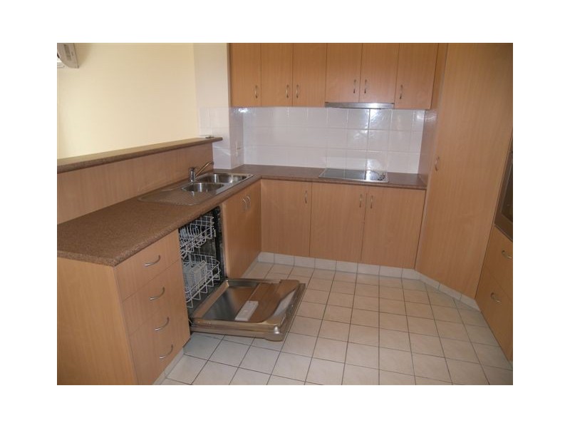 27 Walton Street, Southport QLD 4215