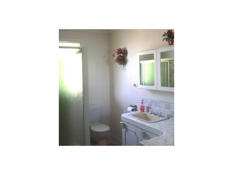 110 Randall Rd, Wynnum West QLD 4178