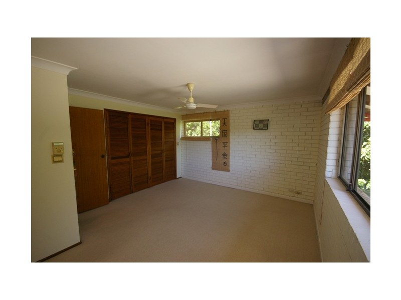 4 Ernest Street, Birkdale QLD 4159