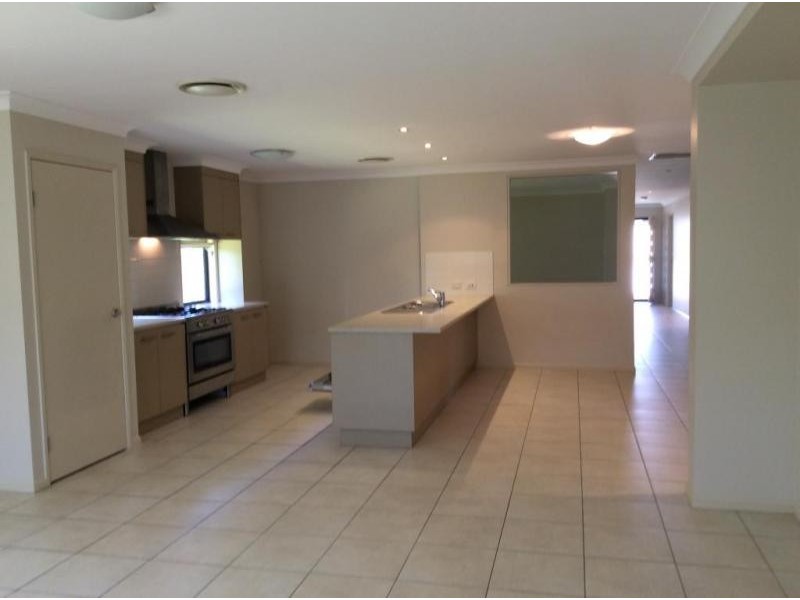 1 Demby Crescent, Wakerley QLD 4154