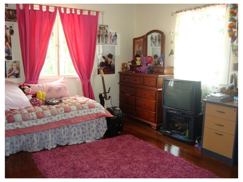 22 Harman Street, Manly QLD 4179