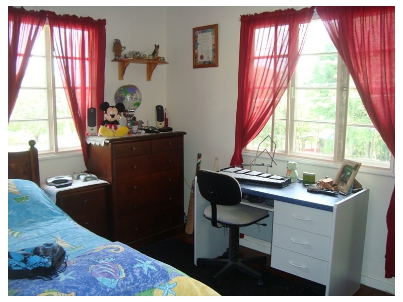 22 Harman Street, Manly QLD 4179