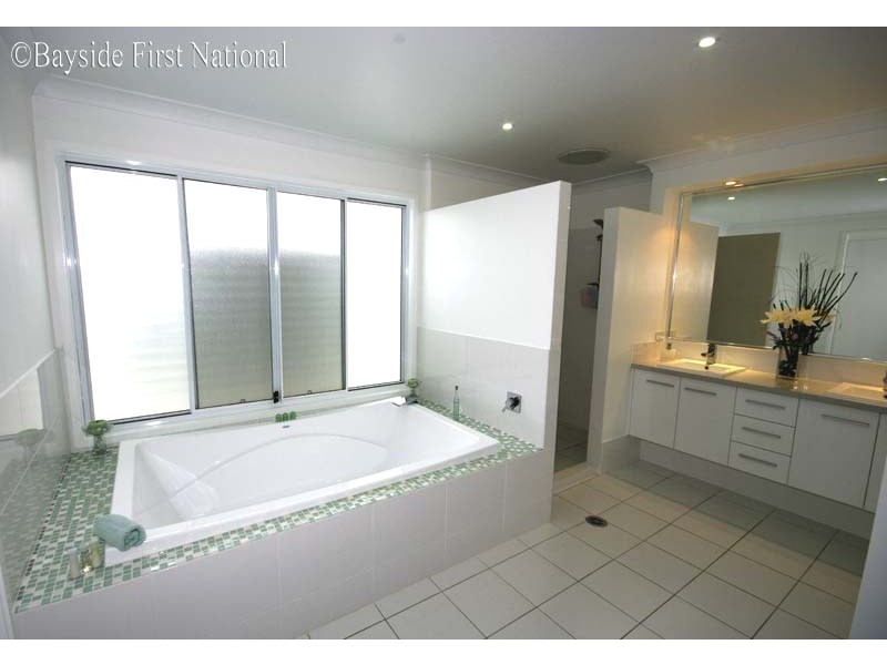15 Wellesley Street, Wellington Point QLD 4160