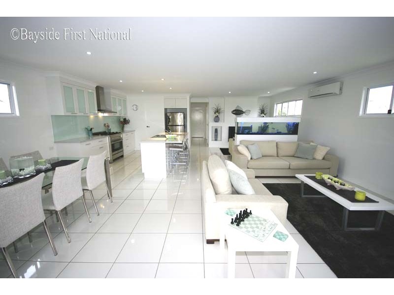 15 Wellesley Street, Wellington Point QLD 4160