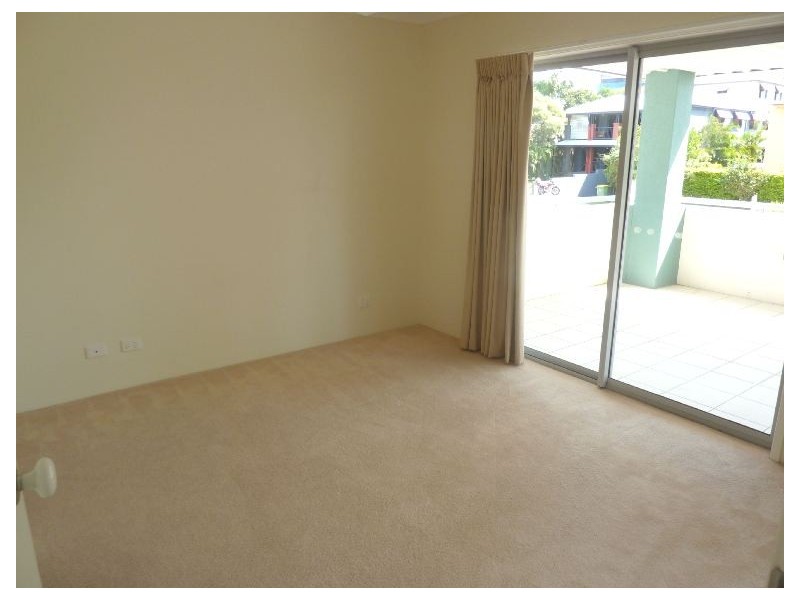 8/52 Queen Street, Southport QLD 4215