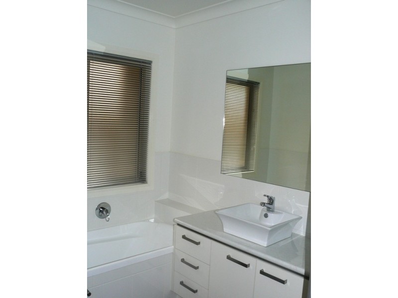 4 Raife Close, Wellington Point QLD 4160