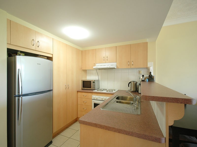 6/2 Broad Street, Labrador QLD 4215