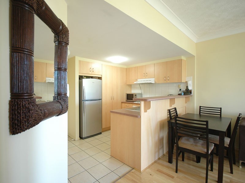 6/2 Broad Street, Labrador QLD 4215