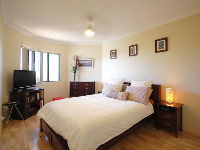 6/2 Broad Street, Labrador QLD 4215