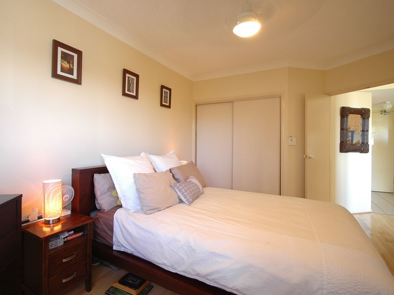 6/2 Broad Street, Labrador QLD 4215