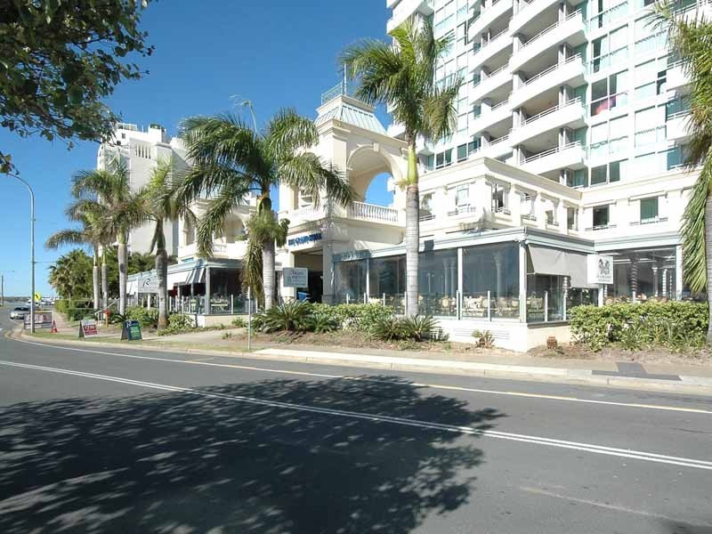 6/2 Broad Street, Labrador QLD 4215