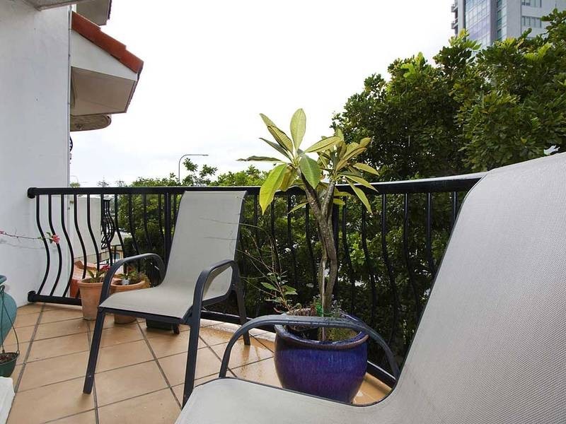 9/2 Broad Street, Labrador QLD 4215