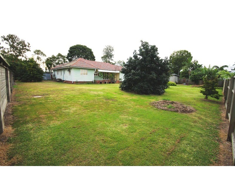 110 Randall Road, Wynnum West QLD 4178