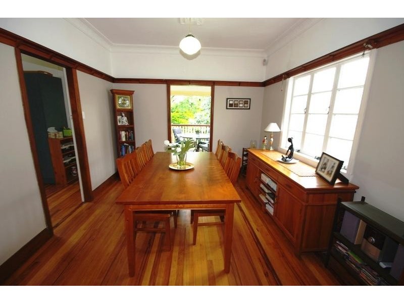 28 Bennetts Road, Camp Hill QLD 4152