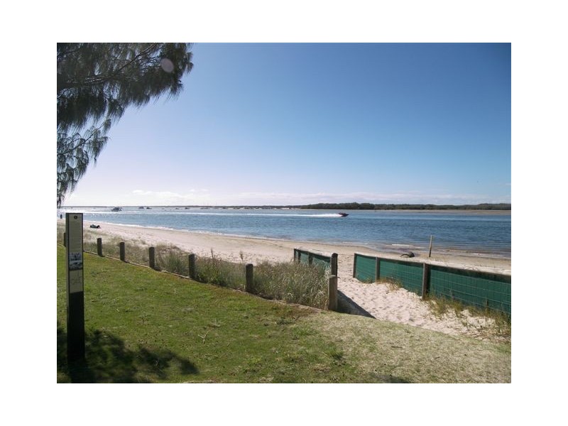 4/11 Clark St, Biggera Waters QLD 4216