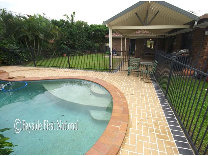 1 Petaluma Ct, Victoria Point QLD 4165