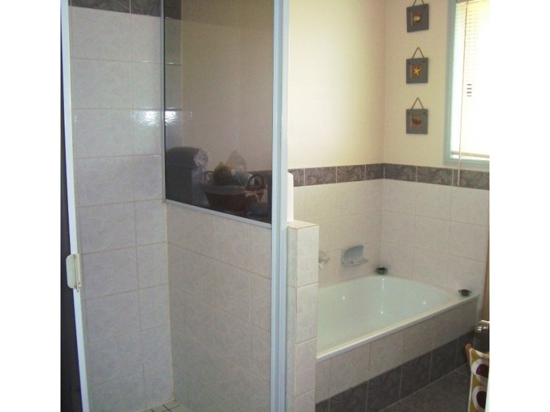 24 Penrose Avenue, Redland Bay QLD 4165