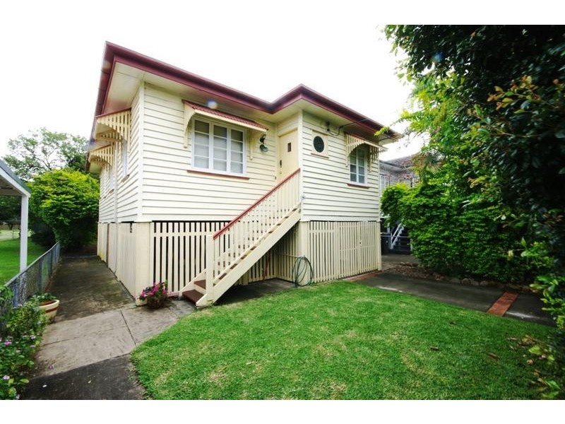 28 Bennetts Road, Camp Hill QLD 4152