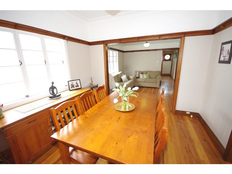 28 Bennetts Road, Camp Hill QLD 4152