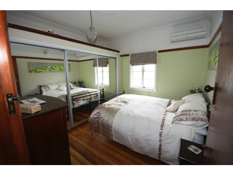 28 Bennetts Road, Camp Hill QLD 4152