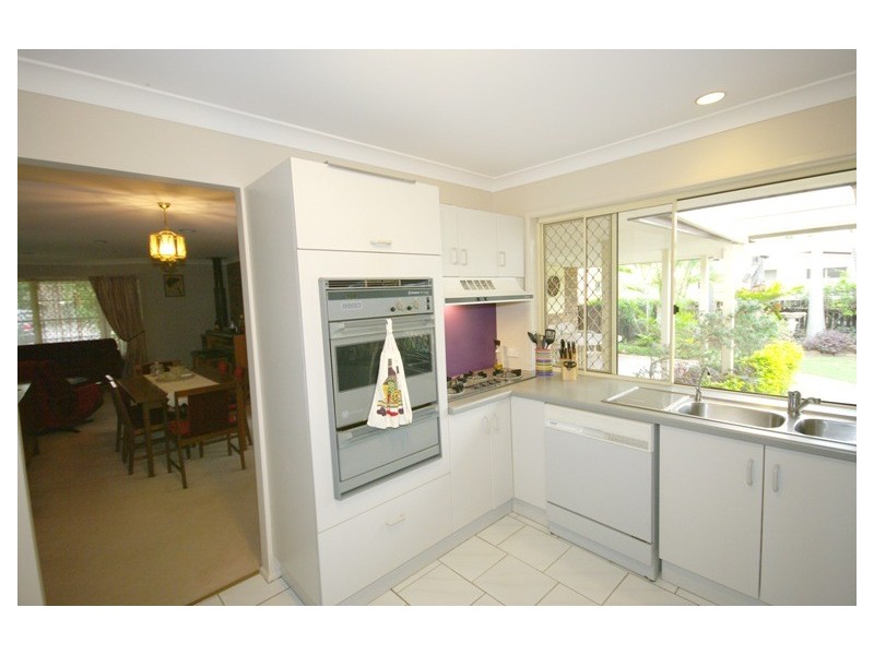 30 Wilde Street, Wynnum QLD 4178