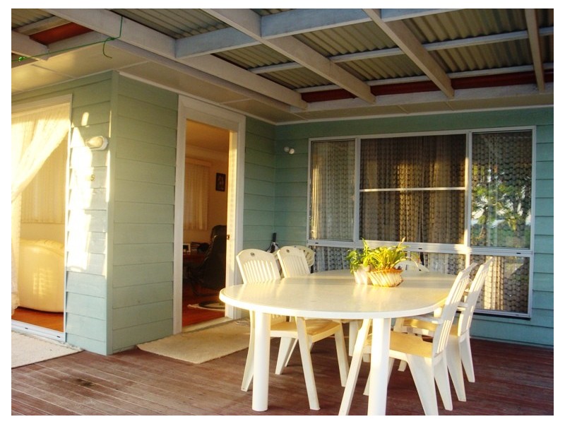 305 Upper Esplanade, Manly QLD 4179