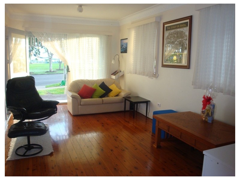 305 Upper Esplanade, Manly QLD 4179