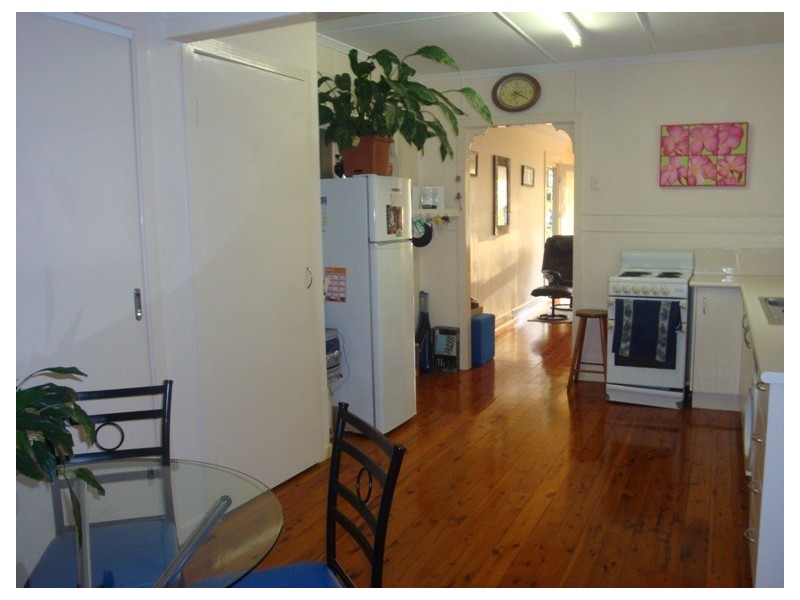 305 Upper Esplanade, Manly QLD 4179