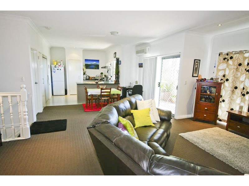2/32 Drayton Tce, Wynnum QLD 4178