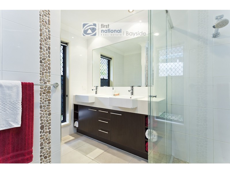 4 Barron Road, Birkdale QLD 4159