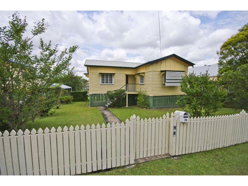 35 Real Avenue, Norman Park QLD 4170