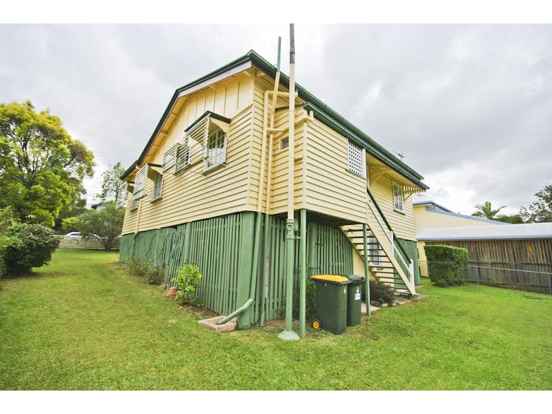 35 Real Avenue, Norman Park QLD 4170