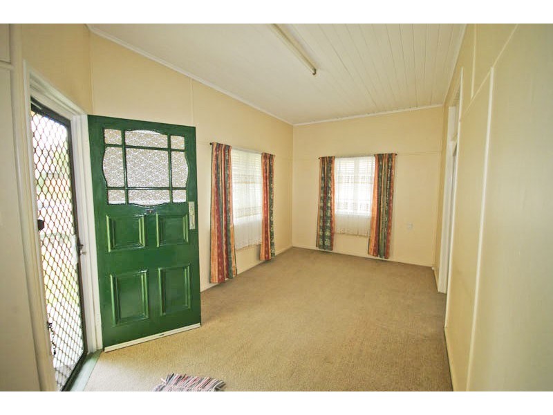 35 Real Avenue, Norman Park QLD 4170