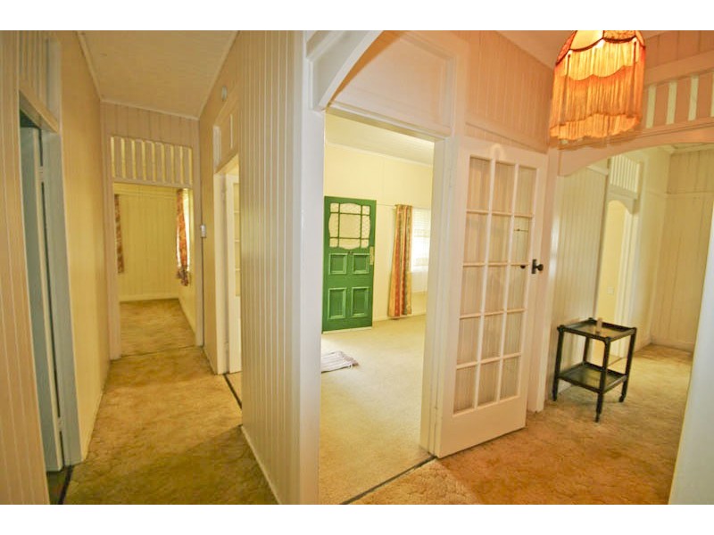 35 Real Avenue, Norman Park QLD 4170