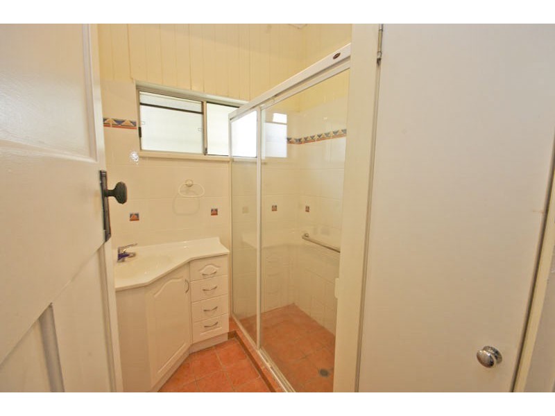 35 Real Avenue, Norman Park QLD 4170