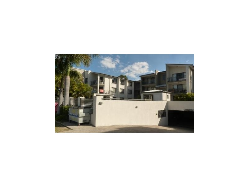 9/48 Lenneberg St, Southport QLD 4215
