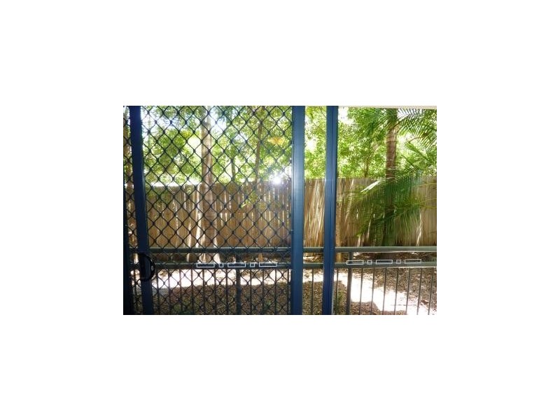 5/48 Lenneberg St, Southport QLD 4215