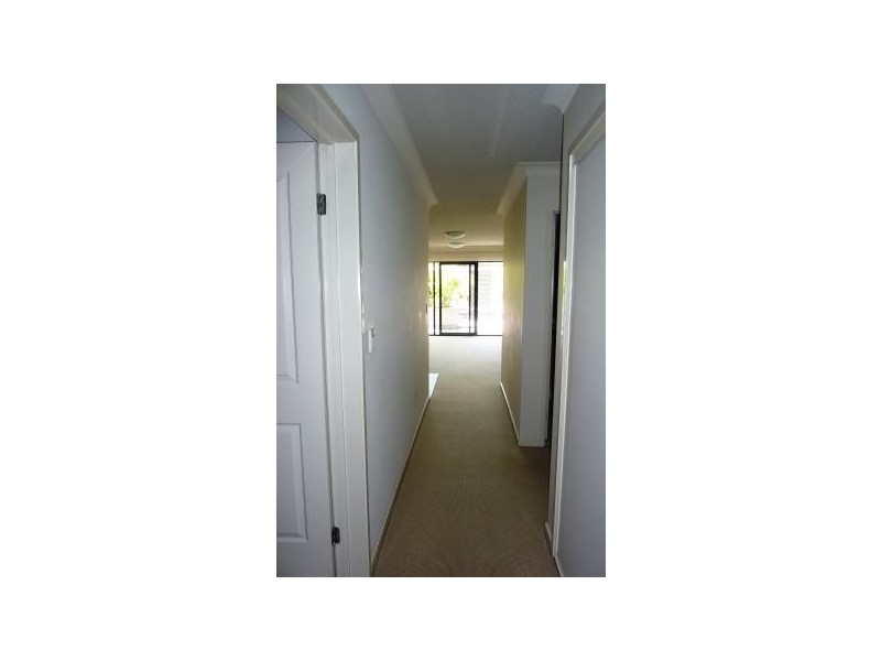 5/48 Lenneberg St, Southport QLD 4215