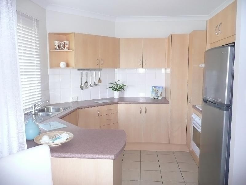 13/2 Broad St, Labrador QLD 4215
