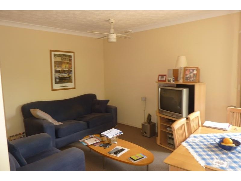 3/2 Broad St, Labrador QLD 4215