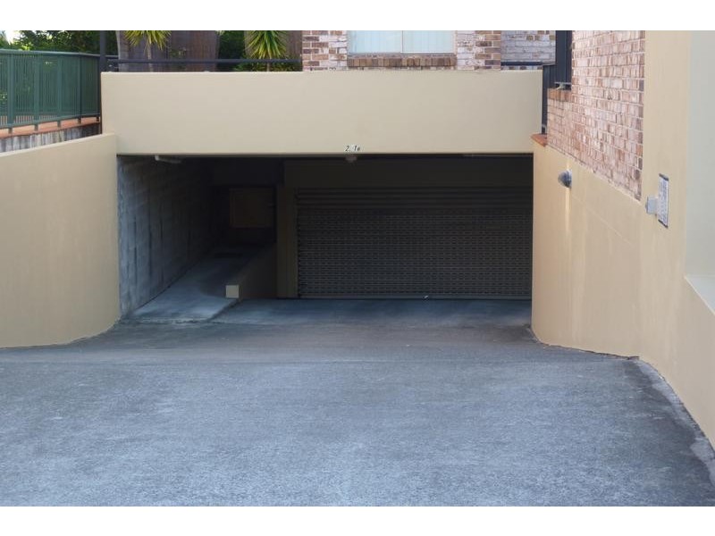 12/14 to 16 Spendelove, Southport QLD 4215