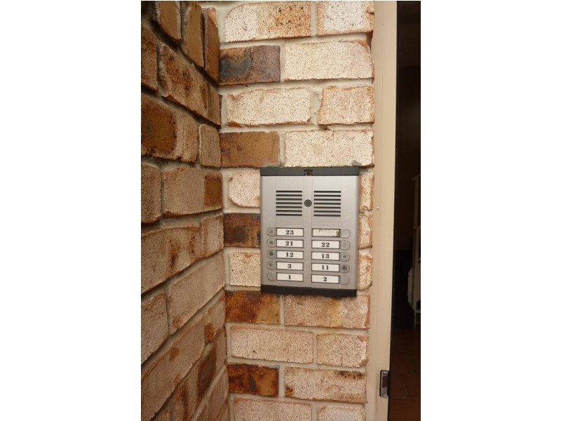 12/14 to 16 Spendelove, Southport QLD 4215