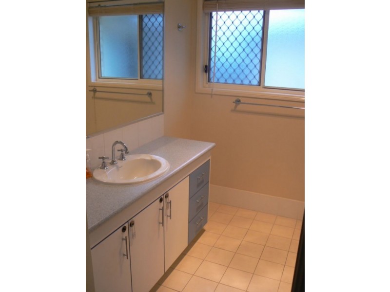 43 MacFarlan Street, Birkdale QLD 4159